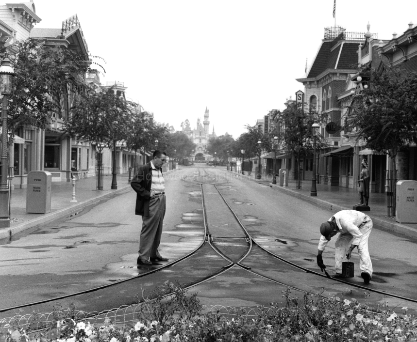 Walt Disney 1955 At Disneyland 2.jpg